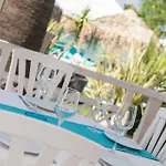 Ξενοδοχείο με διαμερίσματα Tarsanas