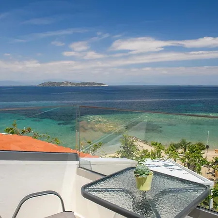 Tarsanas アパートホテル タソス