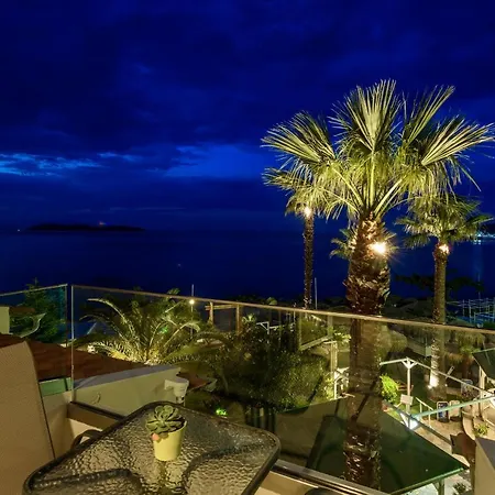 アパートホテル Tarsanas 4*