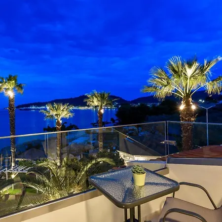 Tarsanas Studios Aparthotel 4*