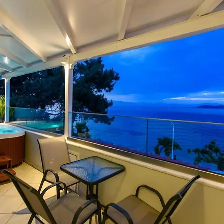 アパートホテル Tarsanas タソス