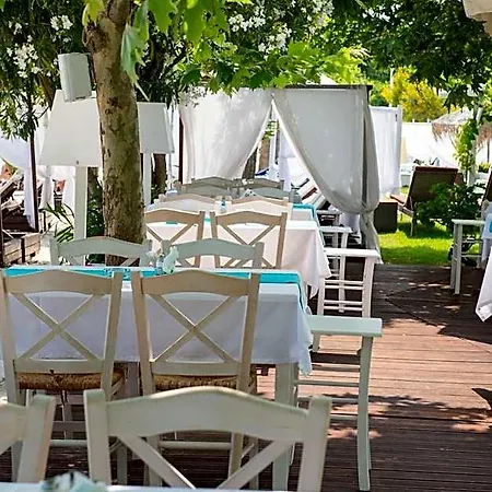 Tarsanas Studios Aparthotel 4*