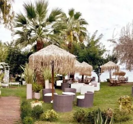 Tarsanas Aparthotel 4*