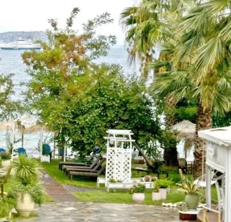 Aparthotel Tarsanas Studios
